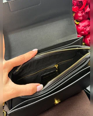 Miu Miu Shoulder Leather Bag Black [оригінальна коробка] 24.5 x 16.5 x 6 — головне фото товару