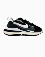 Nike VaporWaffle x Sacai Black/White — головне фото товару