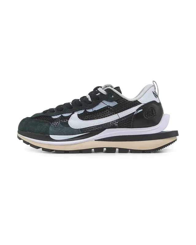 Nike x Sacai VaporWaffle Black White — головне фото товару