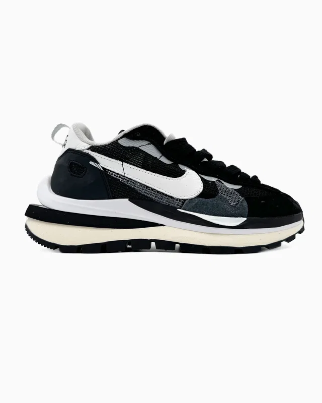 Nike x Sacai VaporWaffle Black White — головне фото товару