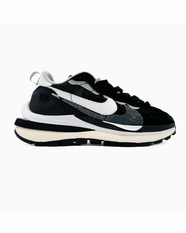 Nike VaporWaffle x Sacai Black/White — головне фото товару