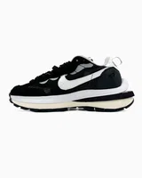 Nike VaporWaffle x Sacai Black/White — головне фото товару