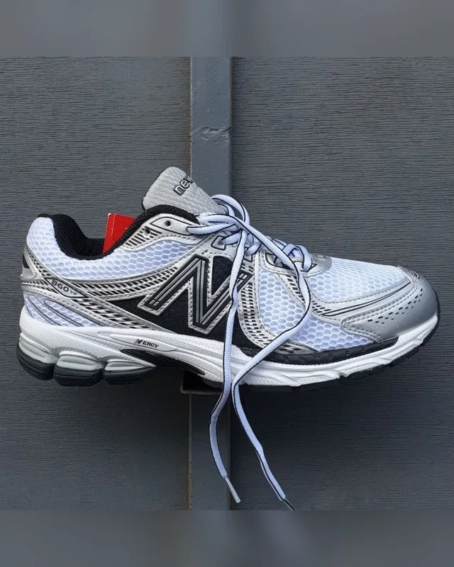 New Balance 860v2 •White Black• — головне фото товару