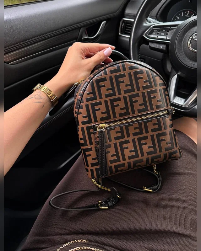 Fendi Mini Zucca FF Motif Backpack Brown [пильник звичайна коробка] 23 x 21 x 10 — головне фото товару