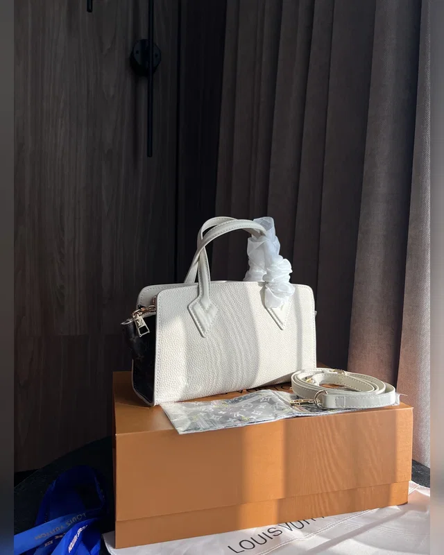 Louis Vuitton Varenne East West White — головне фото товару