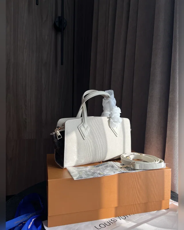 Louis Vuitton Varenne East West White — головне фото товару