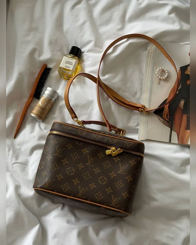 Louis Vuitton Nice BB Vanity Case Monogram Canvas 24 х 17 х 13 — головне фото товару