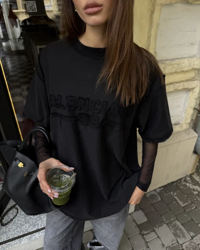 Balenciaga T-Shirt with Logo Embroidery Black One Size — головне фото товару