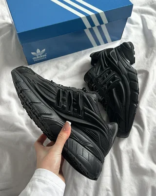 Adidas x Pharrell Adistar Jellyfish 'Triple Black' — головне фото товару