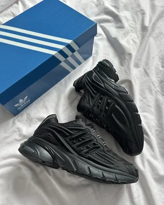 Adidas x Pharrell Adistar Jellyfish 'Triple Black' — головне фото товару