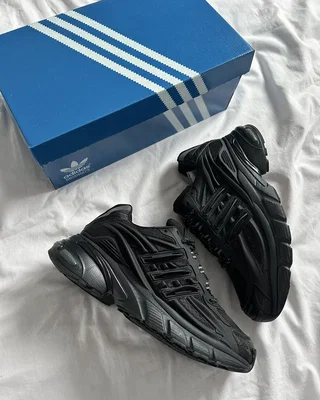 Adidas x Pharrell Adistar Jellyfish 'Triple Black' — головне фото товару