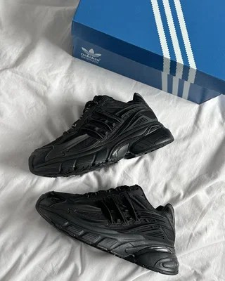 Adidas x Pharrell Adistar Jellyfish 'Triple Black' — головне фото товару