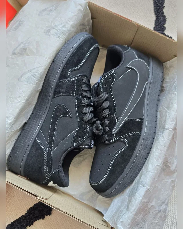 Nike Air Jordan 1 Low × Travis Scott • Black • — головне фото товару