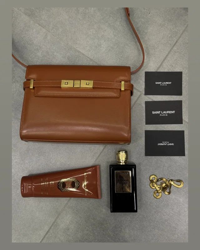 Saint Laurent Manhattan Leather Shoulder Bag Brown 23 х 16 х 8 — головне фото товару