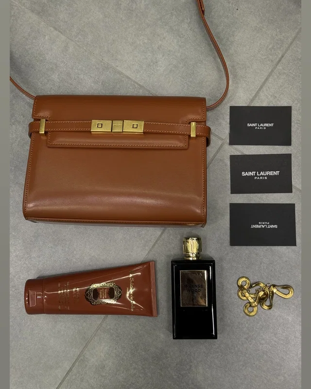 Saint Laurent Manhattan Leather Shoulder Bag Brown 23 х 16 х 8 — головне фото товару