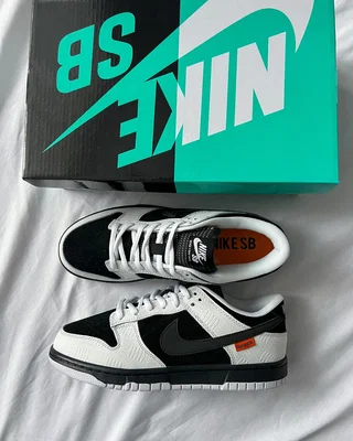 Nike SB x TIGHTBOOTH Dunk Low Pro Black White — головне фото товару
