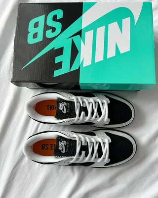 Nike SB x TIGHTBOOTH Dunk Low Pro Black White — головне фото товару