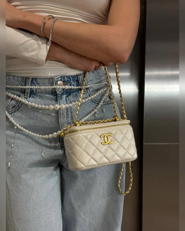 Chanel Classic Lambskin Pearl Crush Vanity Bag Cream Gold [оригінальна магнітна коробка] 17 х 11 х 8 (інша) — головне фото товару