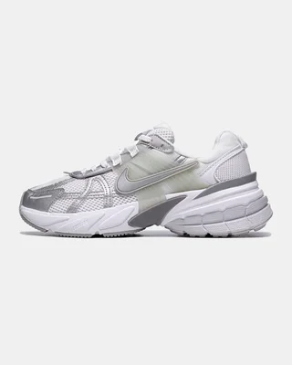 Nike (WMNS) Nike V2K Run 'Metallic Silver' FD0736 104 — головне фото товару