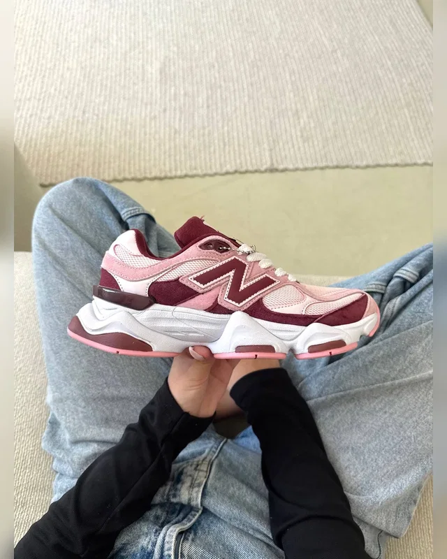 New Balance 9060 pink white — головне фото товару
