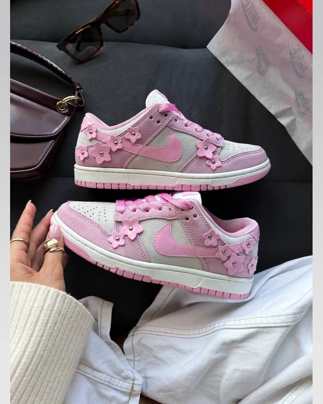 Nike DUNK LOW Pink Flowers — головне фото товару