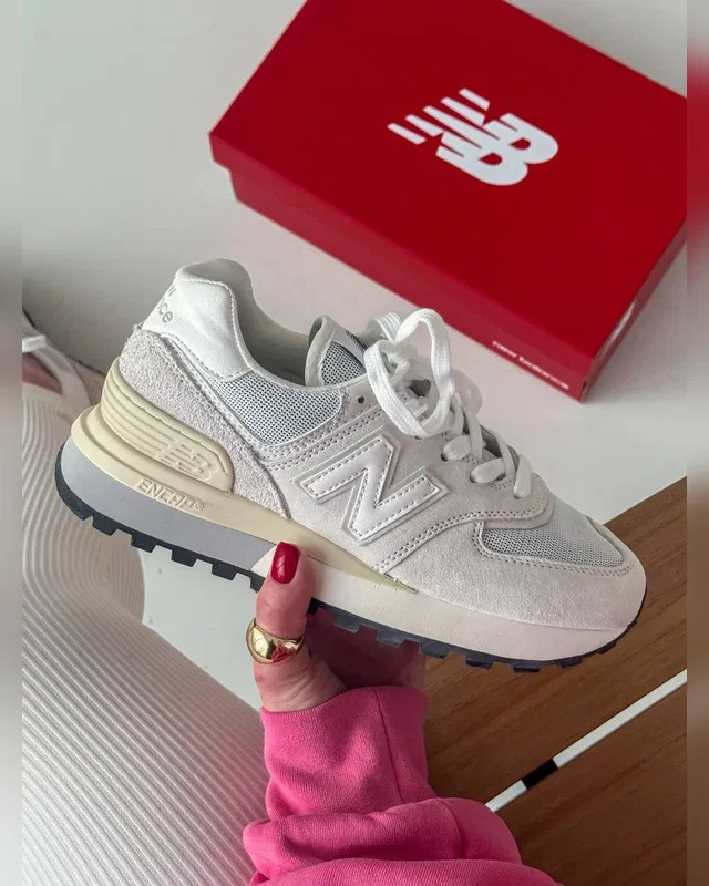 New Balance 574 Beige — головне фото товару