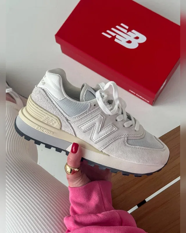 New Balance 574 Beige — головне фото товару