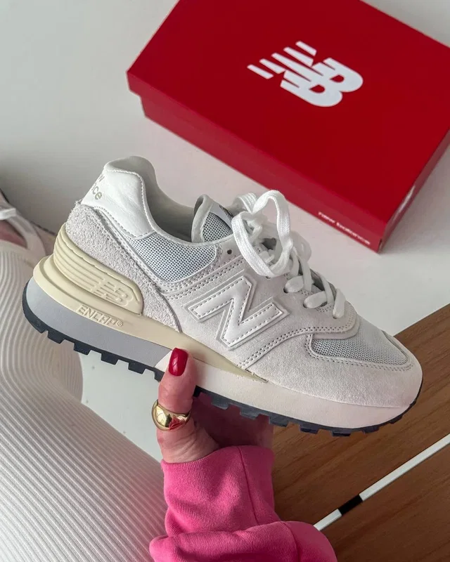 New Balance 574 Beige — головне фото товару