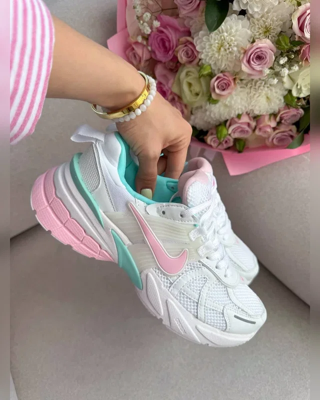 Nike V2K Runtekk White/Pink — головне фото товару