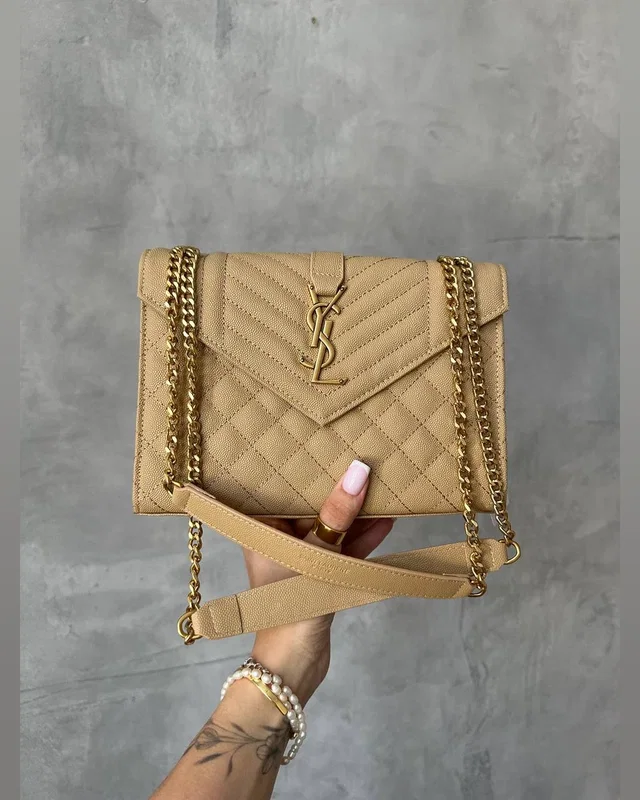 Saint Laurent Leather Envelope Chain Bag Beige 24 х 19 х 5 — головне фото товару