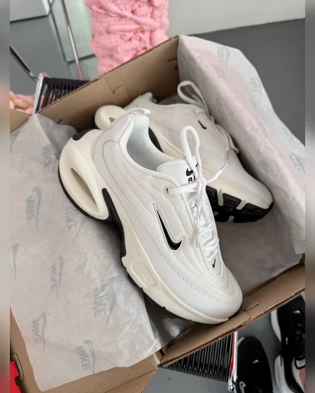 Air Max Portal White Black — головне фото товару