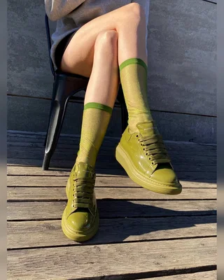 McQueen Olive Patent — головне фото товару