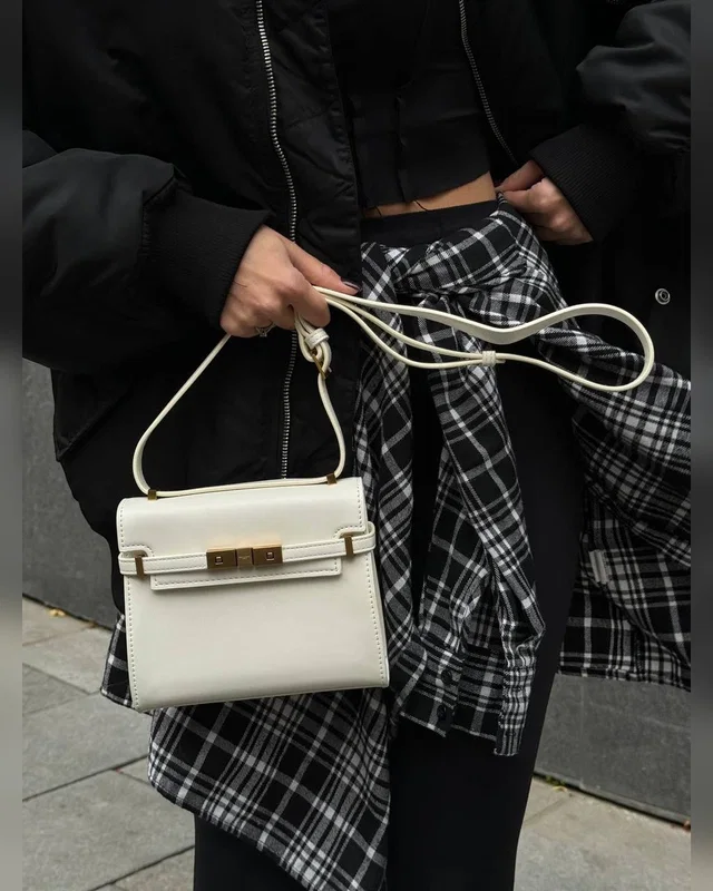 Saint Laurent Manhattan Medium Leather Shoulder Bag Milk 18 х 15 х 6 — головне фото товару