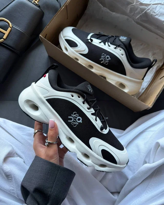 On Cloudsolo x Loewe White/Black — головне фото товару