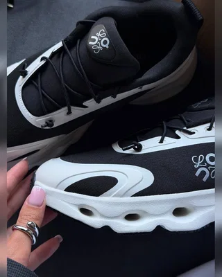 On x Loewe Cloudsolo White Black — головне фото товару