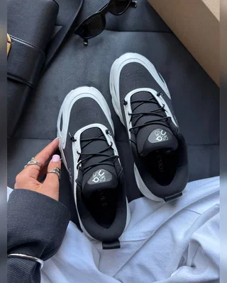 On x Loewe Cloudsolo White Black — головне фото товару
