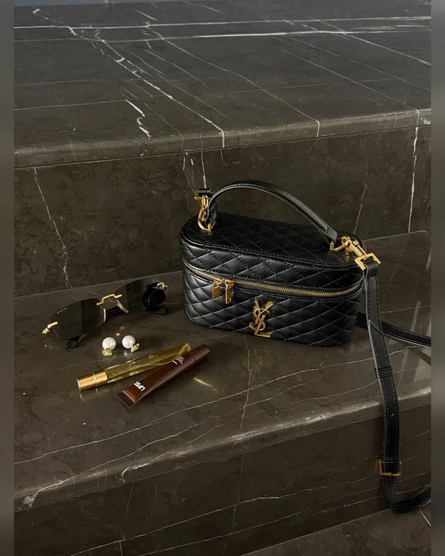 Saint Laurent Gaby Vanity Leather Shoulder Bag Black (Текстурна шкіра) 18 x 11 x 7 — головне фото товару