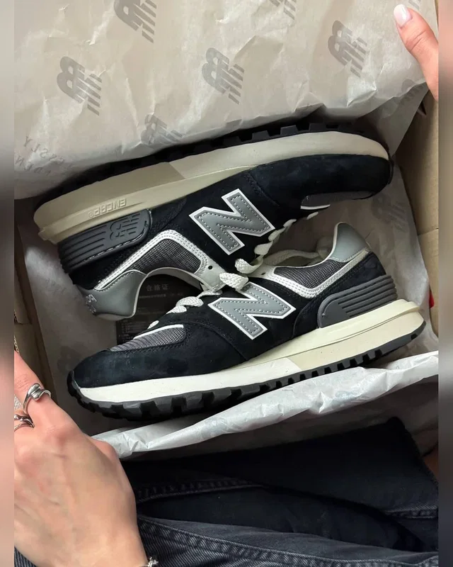 New Balance 574 Black — головне фото товару