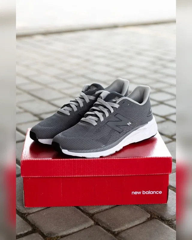 New Balance Fresh Foam 860 • Grey • — головне фото товару