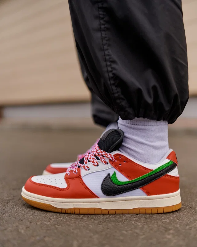 Nike Frame Skate x Nike SB Dunk Low Habibi — головне фото товару