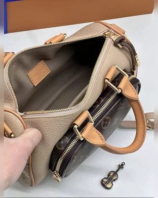 Louis Vuitton Keepall Bandouliere 25 — головне фото товару