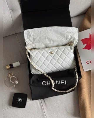 Chanel Mini Boston Chain Shoulder Bag White Gold — головне фото товару