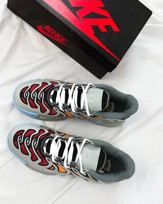 Nike Air Max Plus Drift 'Light Smoke Grey' — головне фото товару