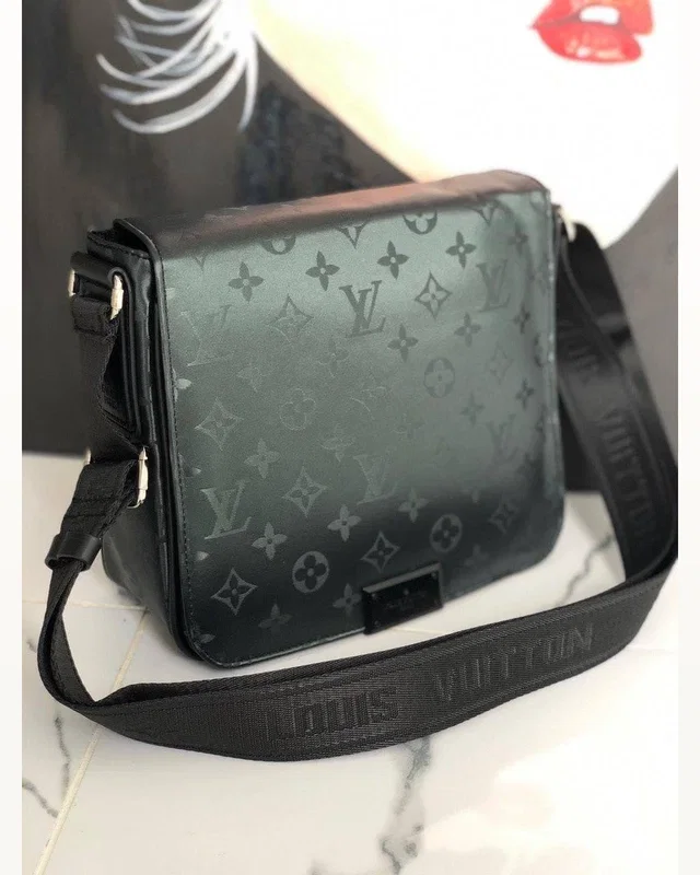 Сумка Louis Vuitton — головне фото товару