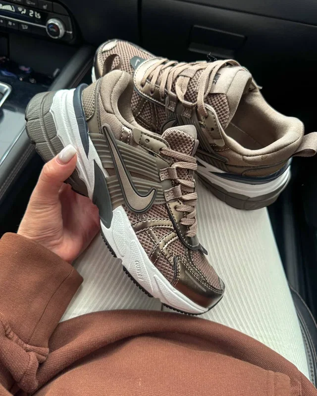 Nike V2k Runtekk Mink Brown — головне фото товару