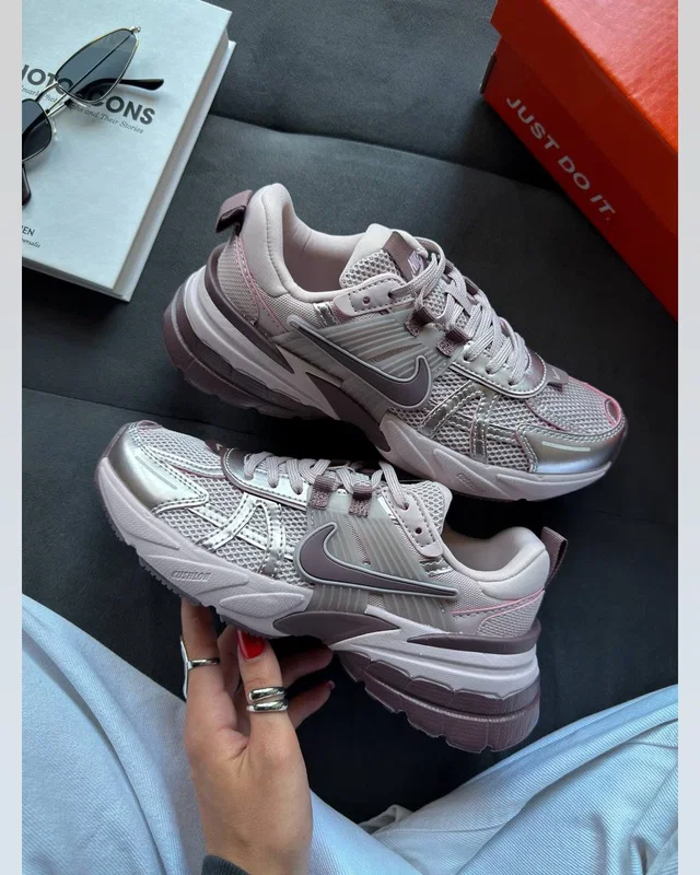 Nike V2k Run Platinum Grey — головне фото товару