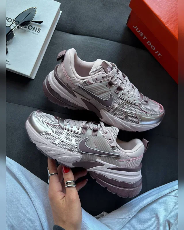 Nike V2k Run Platinum Grey — головне фото товару