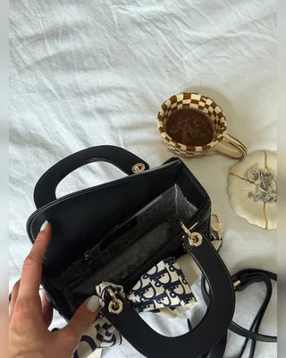Dior Mini Lady Dior Bag Black Gold 18 х 17 х 8 — головне фото товару