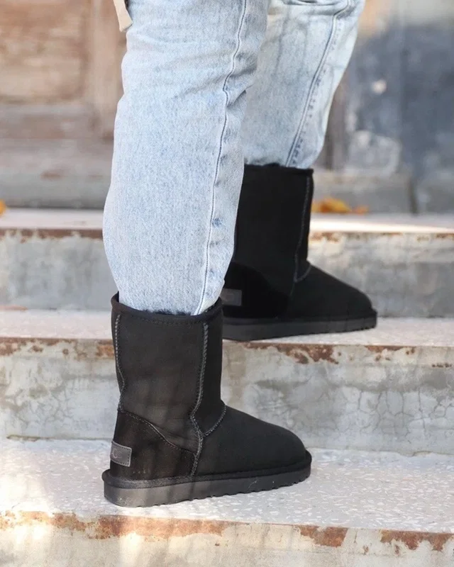 UGG Short II Black Suede — головне фото товару