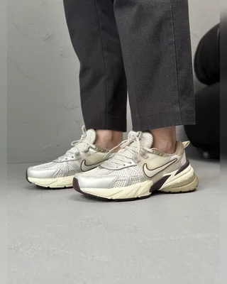 Nike V2K Runtekk Light Brown — головне фото товару
